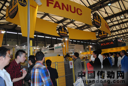 FANUC展示工業(yè)智能機(jī)器人